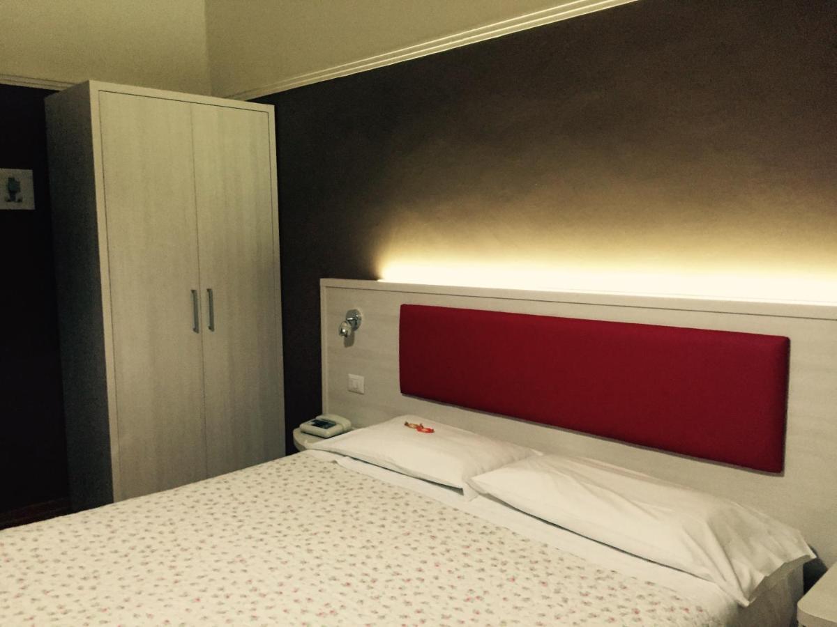 Hotel Biondi Montecatini Terme Phòng bức ảnh
