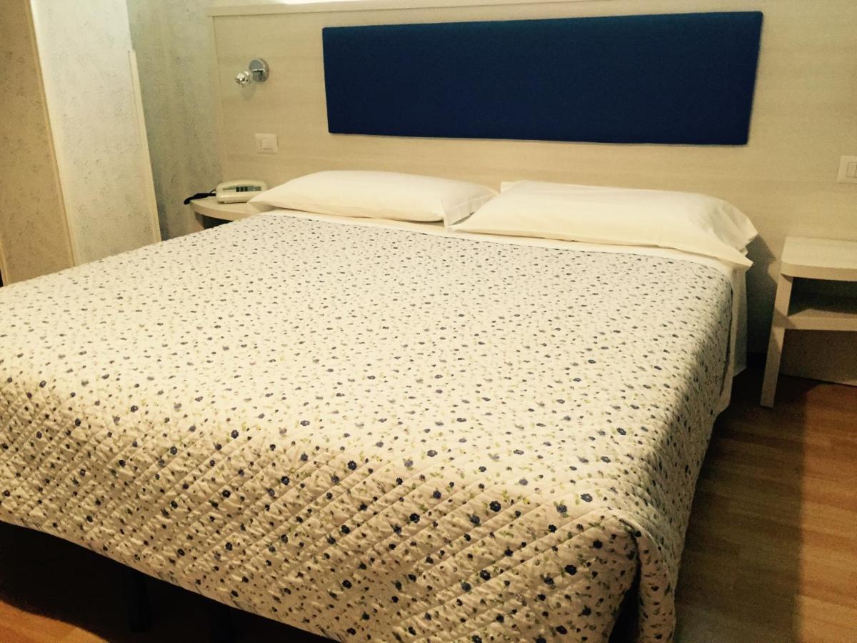 Hotel Biondi Montecatini Terme Phòng bức ảnh
